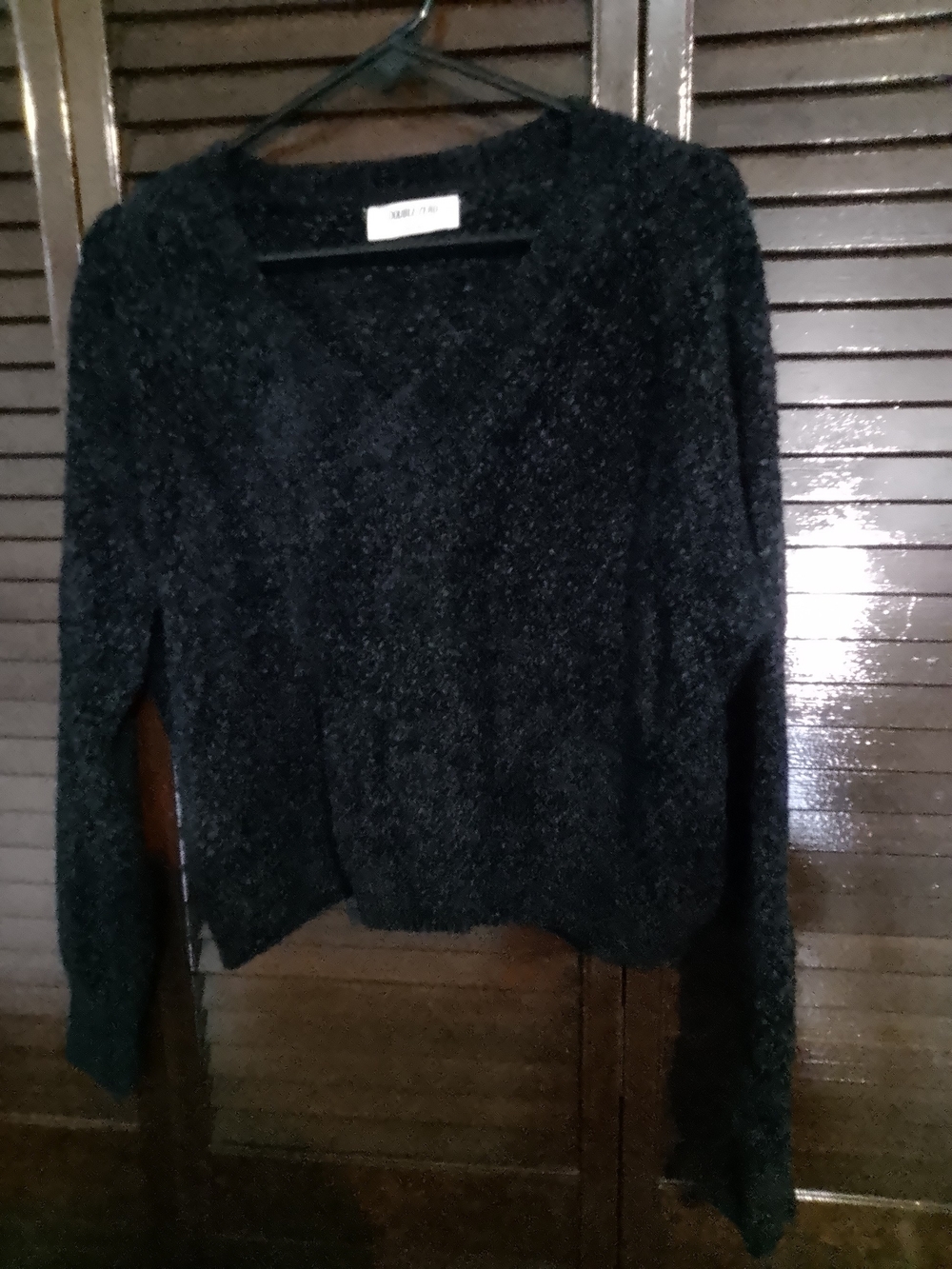 Cozy Black V-Neck Cropped Women’s Sweater